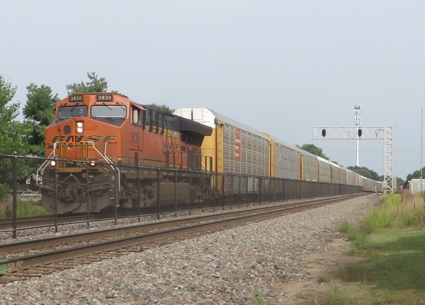 BNSF 3830 East